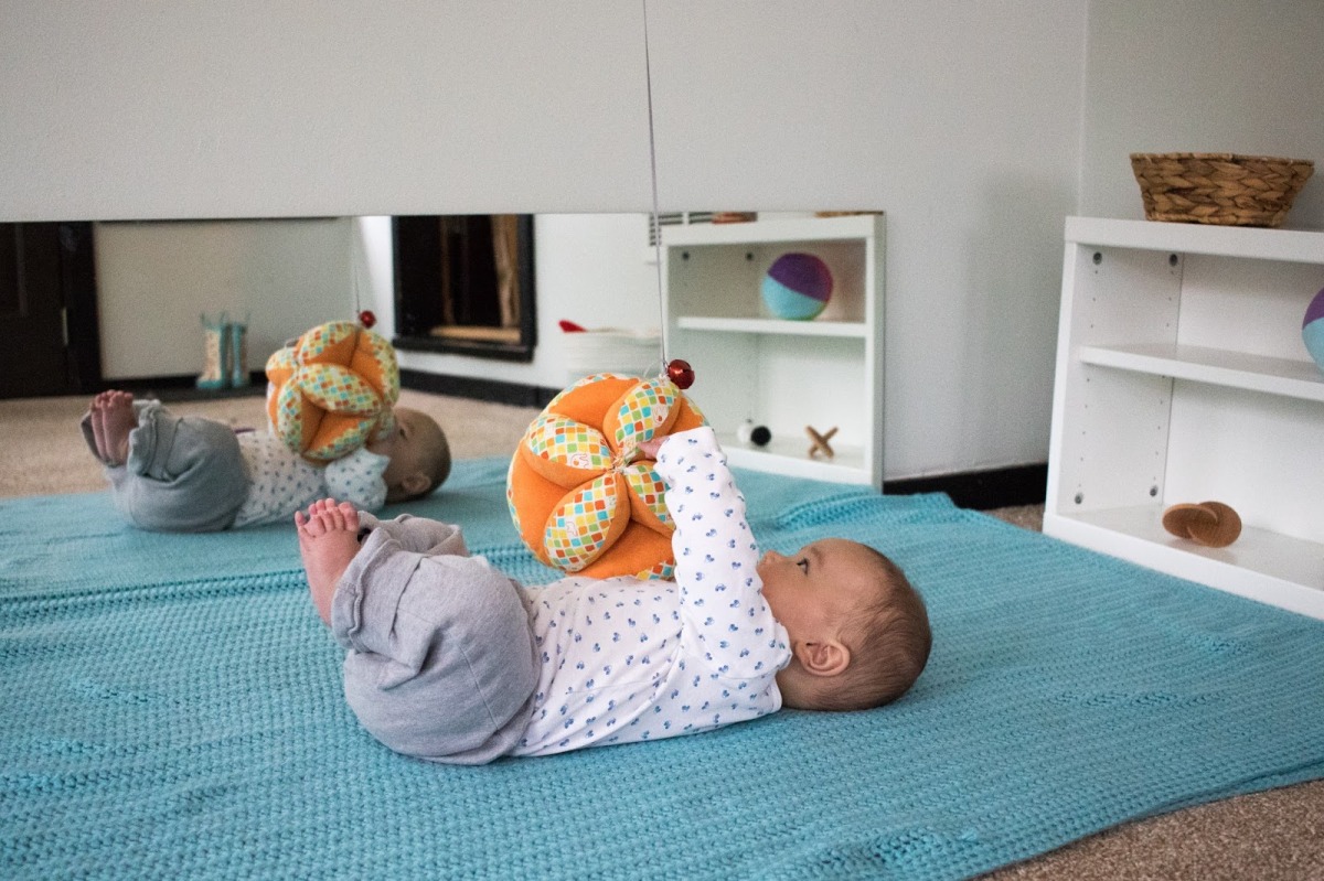 La cameretta Montessori: da 3 a 9 mesi – Bimbincasa